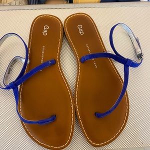 Simple thong sandals